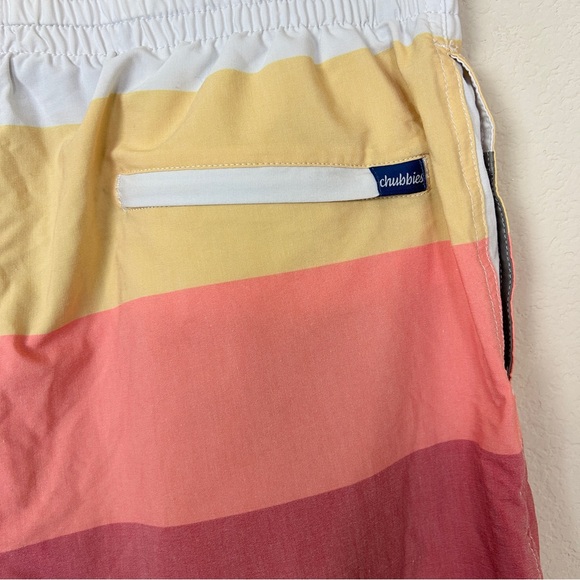 Chubbies the golden hours pattern swim shorts 5.5” inseam size XL - Picture 4 of 8